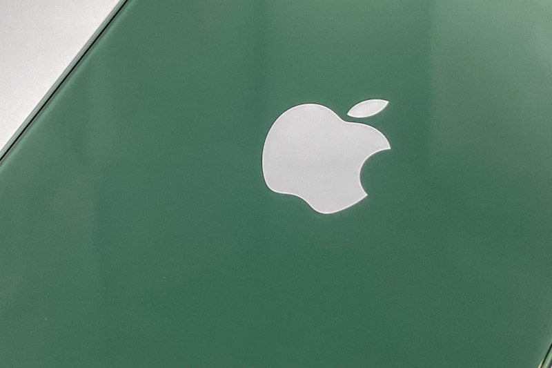 シルバーのAppleロゴ