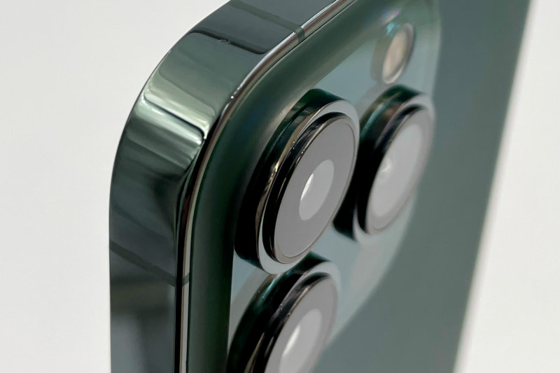 ディスプレイ側から見て本体右上にあたる部分