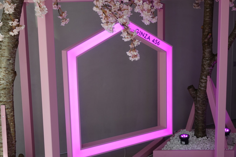 これはベンチ。実際に座れる