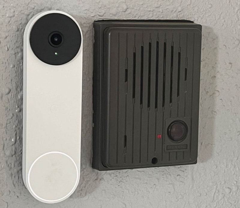 「Google Nest Doorbell」（左）を導入