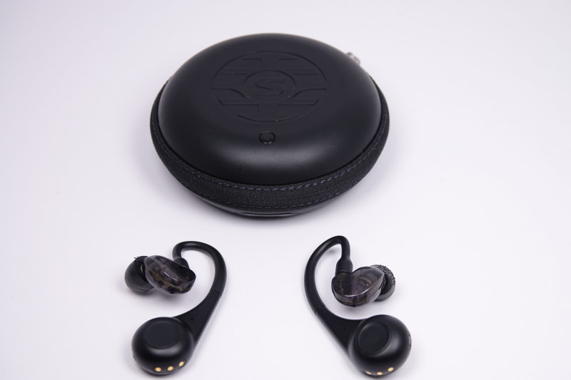 イヤホンとケース