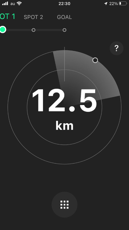 経由地を設定したときは、画面を左右フリックすることで、その区間における方向・距離を確認