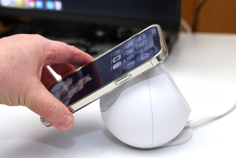 下側から剥がすようにする。