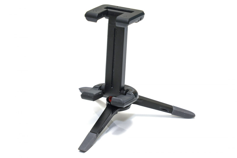 JOBY「グリップタイトONEマイクロスタンド」は、スマートフォンホルダーとマイクロ三脚のセット品。3000円弱で売られていた。