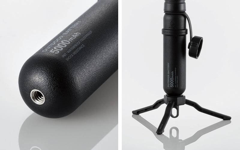 NESTOUTモバイルバッテリーの底部にある三脚ネジ穴に、LAMP-1やFLASH-1に付属する三脚を装着し、バッテリーを自立させるなどして使える。三脚は高さを2段階に調節できる。また、三脚中央下部のリングを使って、吊して使うこともできる。