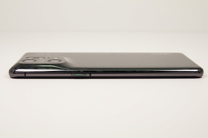 左側面、電源ボタン