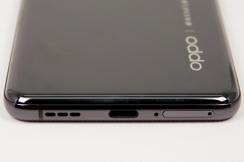 下側面USBC端子とスピーカー