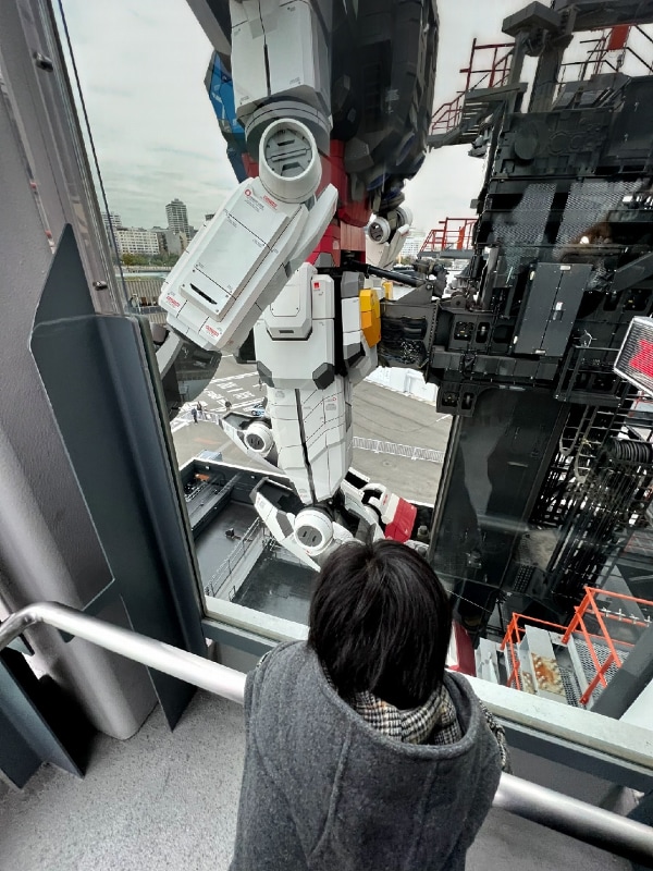 「反射を消去」を適用。かなり反射が消えているが、描写が複雑な部分（右中央よりやや上など）は一部処理が甘い