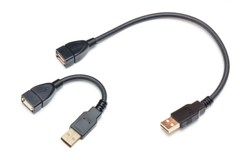 USB延長用グースネック（フレキシブルケーブル）とは、片側がUSB-Aプラグでもう片側がUSB-Aジャック（レセプタクル）になっているUSB延長グッズ。写真はミヨシの<a href="https://www.mco.co.jp/products_pc/usb-ex2/" class="strong bn" target="_blank">「フレキシブルUSB延長ケーブル [USB-EX2]」シリーズ</a>で、15cmのものと30cmのものがある。MCO（ミヨシ）楽天市場店での価格は、15cm品が638円、30cm品が748円