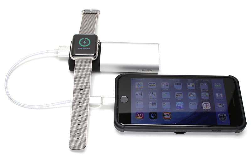Apple Watchとスマートフォンなどを同時に充電することもできる