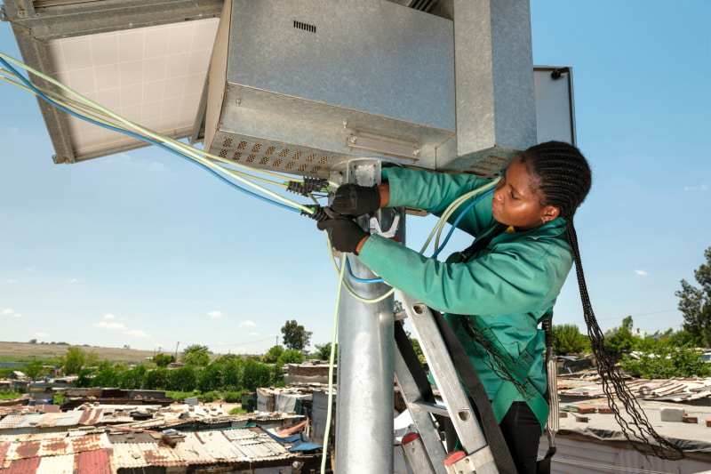 「Power for Impact」プログラムでコミュニティに電力と経済成長を支援