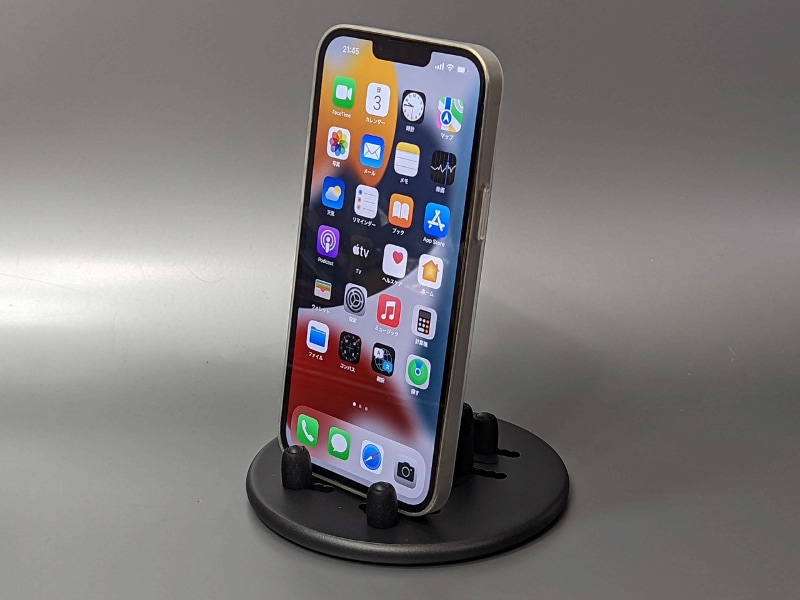 スマホのスタンドとしても使える。安定性はかなりのものだ