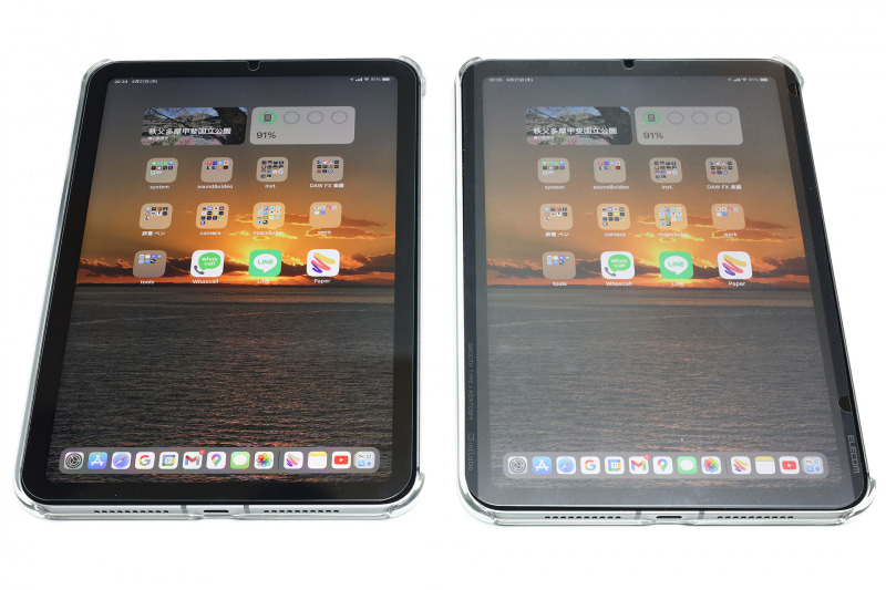 フィルムを貼る前（左）と貼った後（右）の表示の差。比べると大きな差があるが、実際に使うと大きな不都合や違和感は感じられなかったりする。