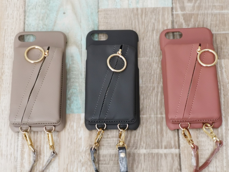 Clutch Ring Case。左からbeige、dark gray、gray pink