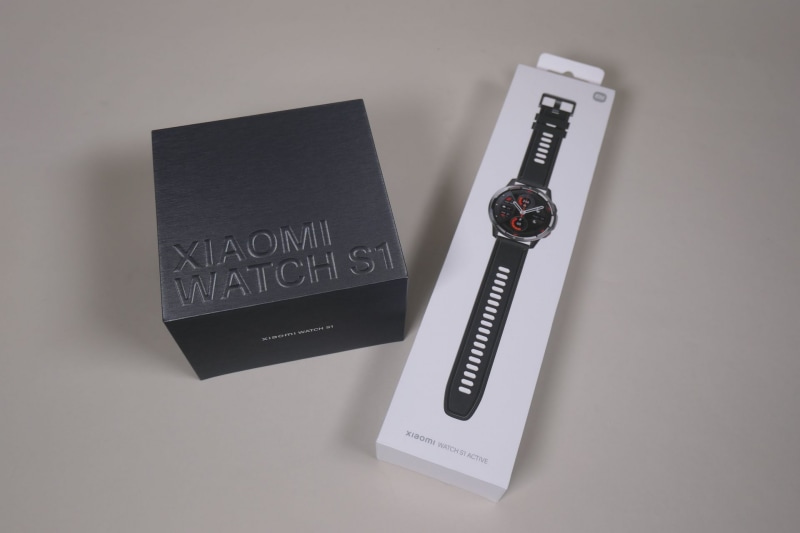 左がS1の箱、右がS1 Activeの箱