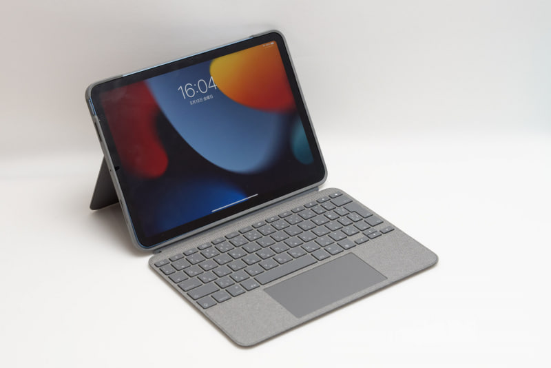 お値段の面からサードパーティ製のキーボードカバーを選択。もし子供が飽きても大人がパソコン代わりに使うのだ