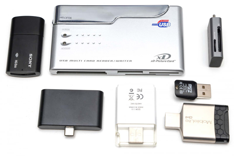 さらにイロイロなカードリーダーが発掘された。メモリーカードの内容を読むためのインターフェースは、当然だがメモリーカードを“活かす”ために非常に重要な機材。