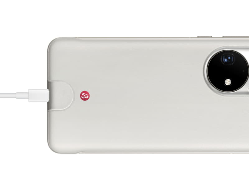 どうやらUSBケーブルで外部から電力供給を行う必要があるようだ