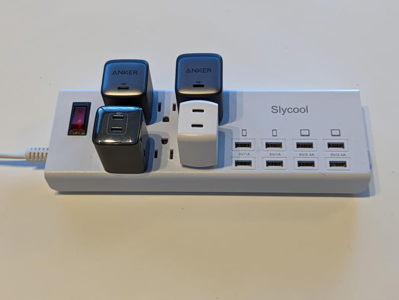 SlycoolでもACアダプタ系は1個とばしで無いと難しそう