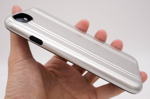 iPhone SE（第3世代)」向けにUNiCASEのゼロハリバートンのケースが登場