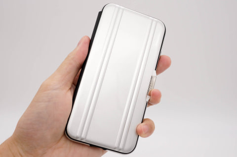 iPhone SE（第3世代)」向けにUNiCASEのゼロハリバートンのケースが登場