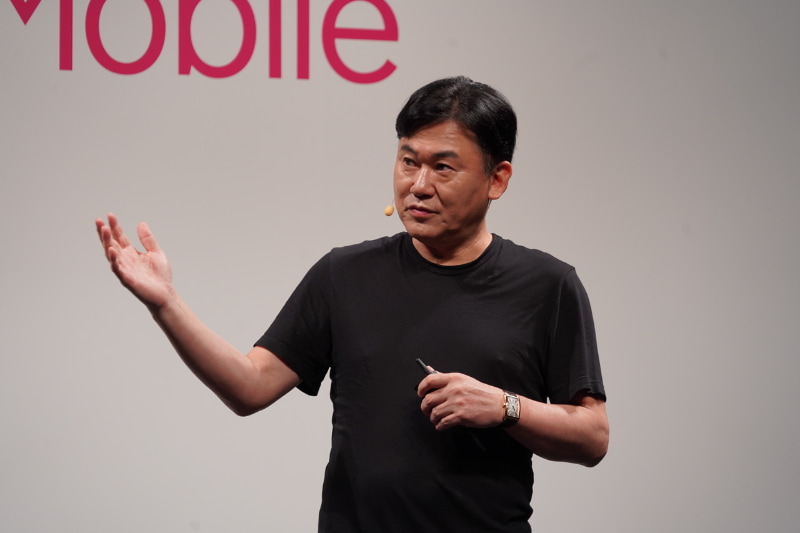 楽天モバイルの三木谷浩史会長