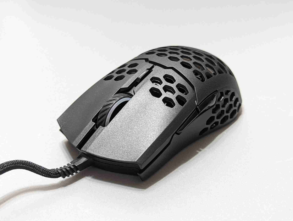 マウス本体 ハニカム構造ながら実売3千円前後、60gの軽量マウス「MM711
