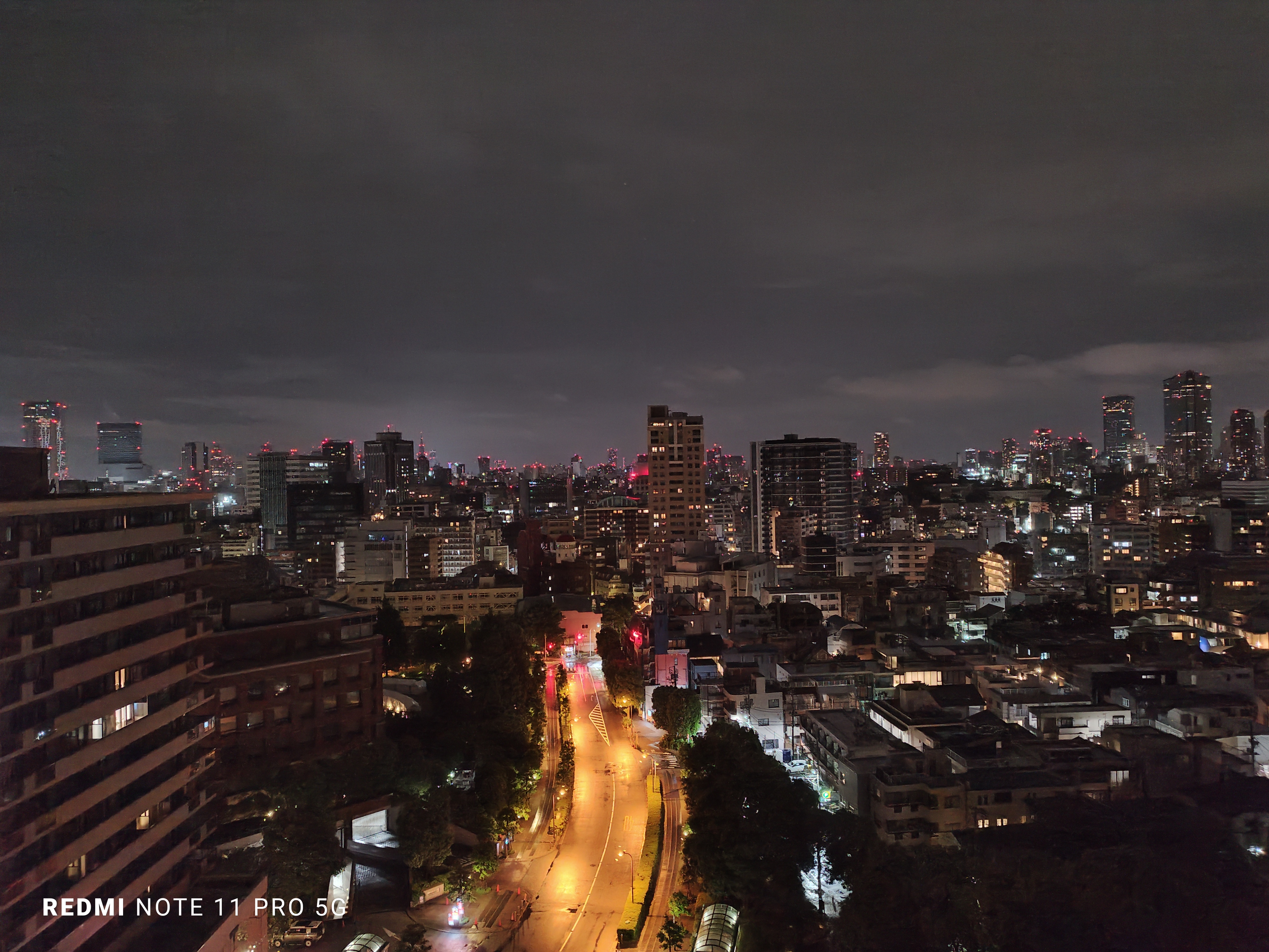 ［夜景］モードで撮影。何も設定しない状態よりも全体的に明るく写る印象