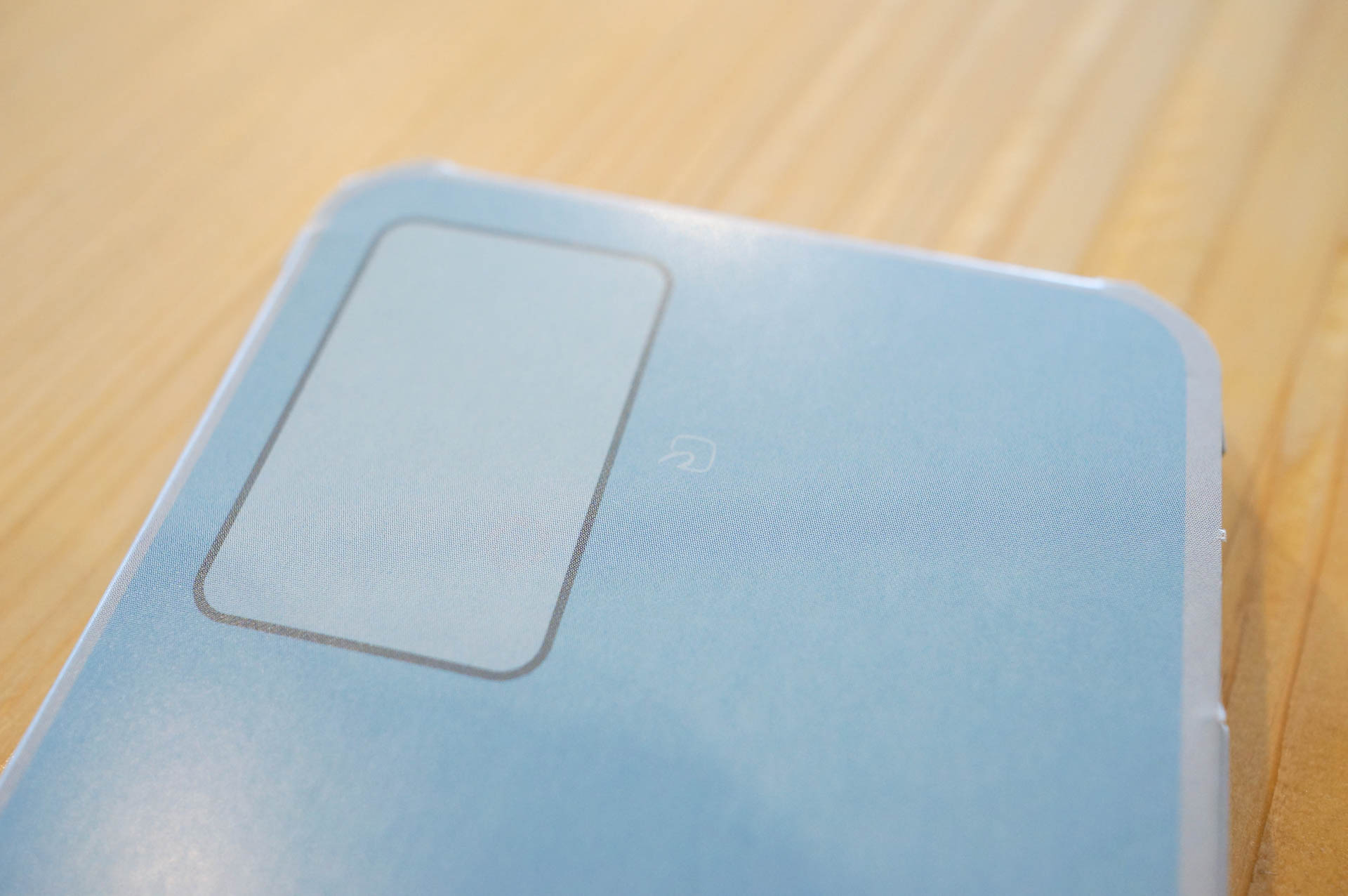 カメラと思われる部分の横に、FeliCaマークも