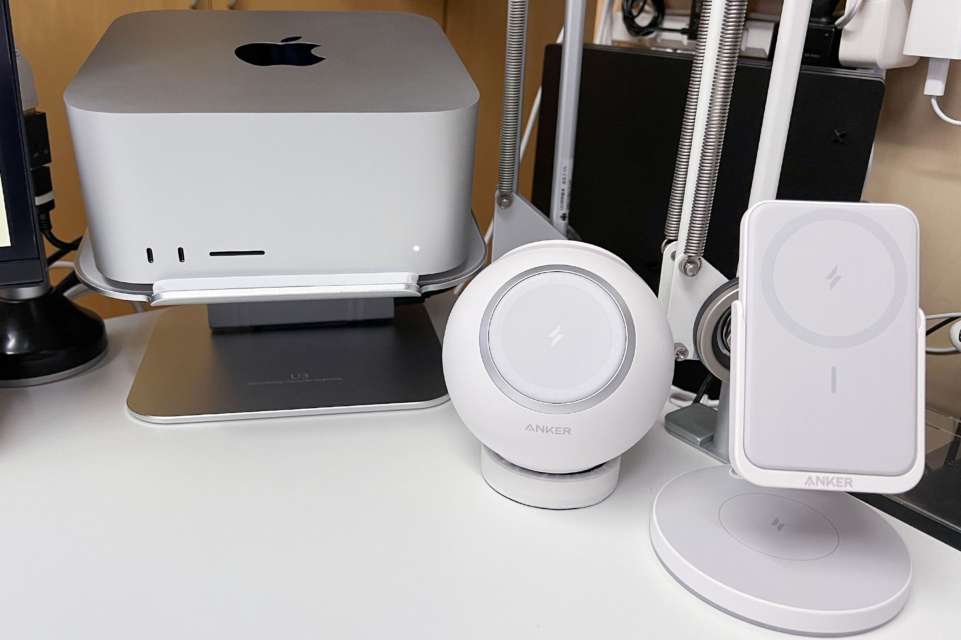 Mac StudioのThunderbolt 4ポートやSDカードスロットにアクセスしやすくなった