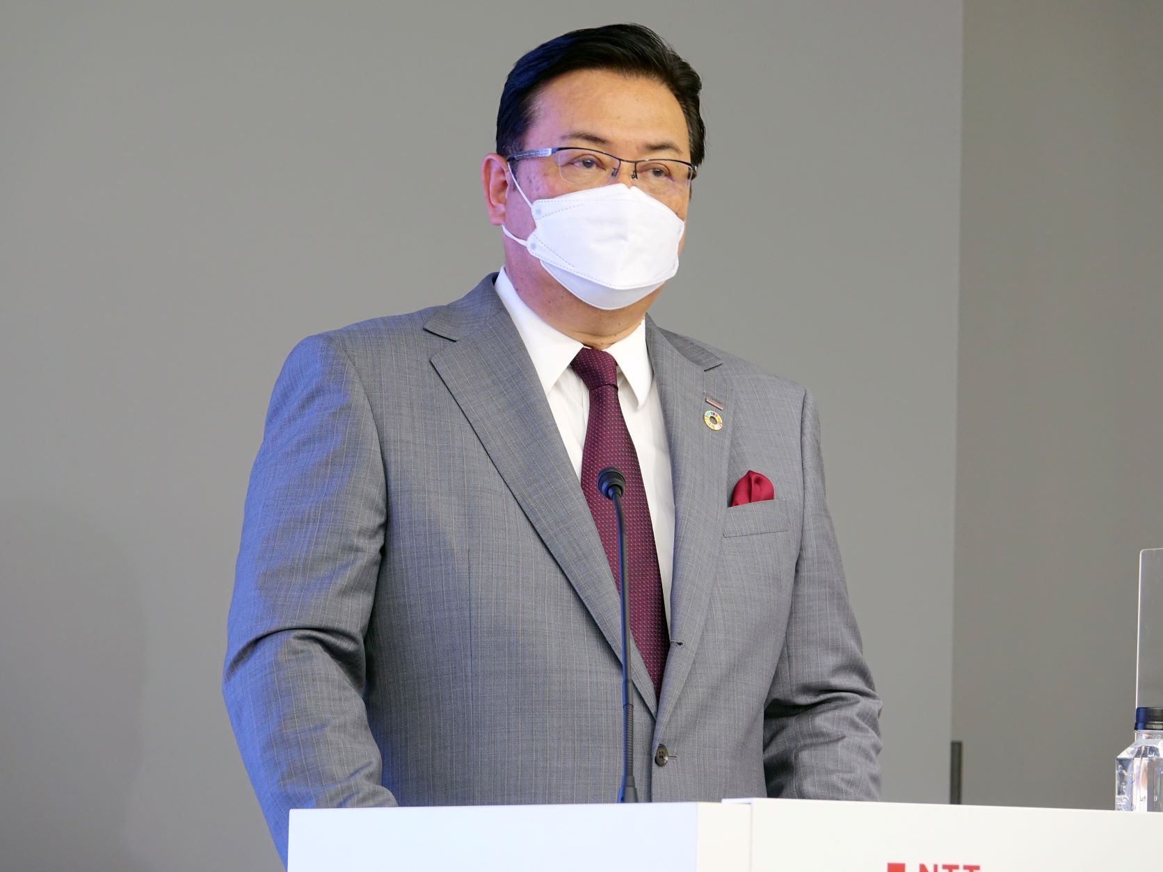 法人事業とスマートライフで成長を実現すると語る、ドコモの井伊社長