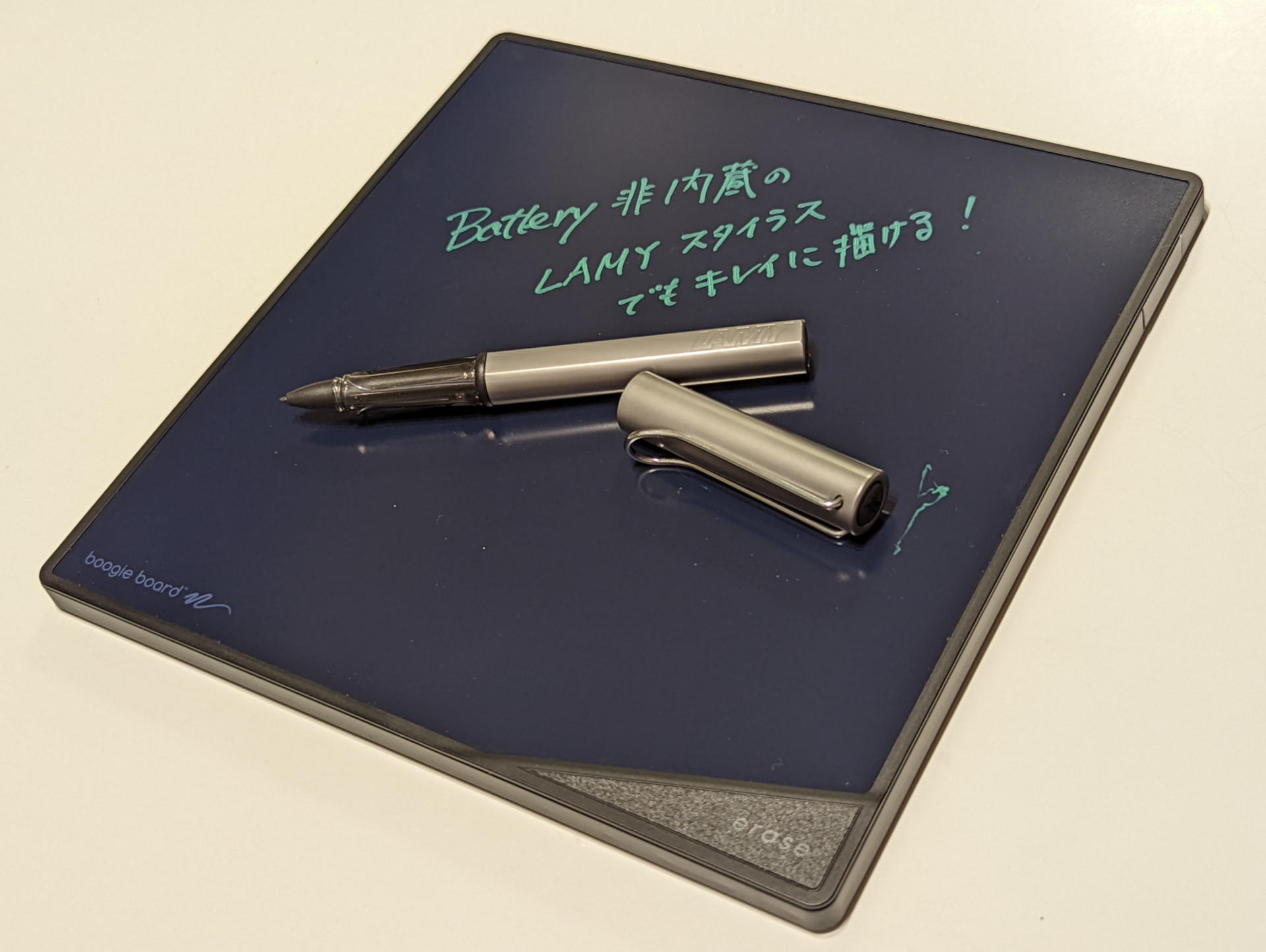 筆者は最近お気に入りの電子ペーパー用に使っているLAMYのEMRスタイラスにフェルト芯を取り付けて使っている