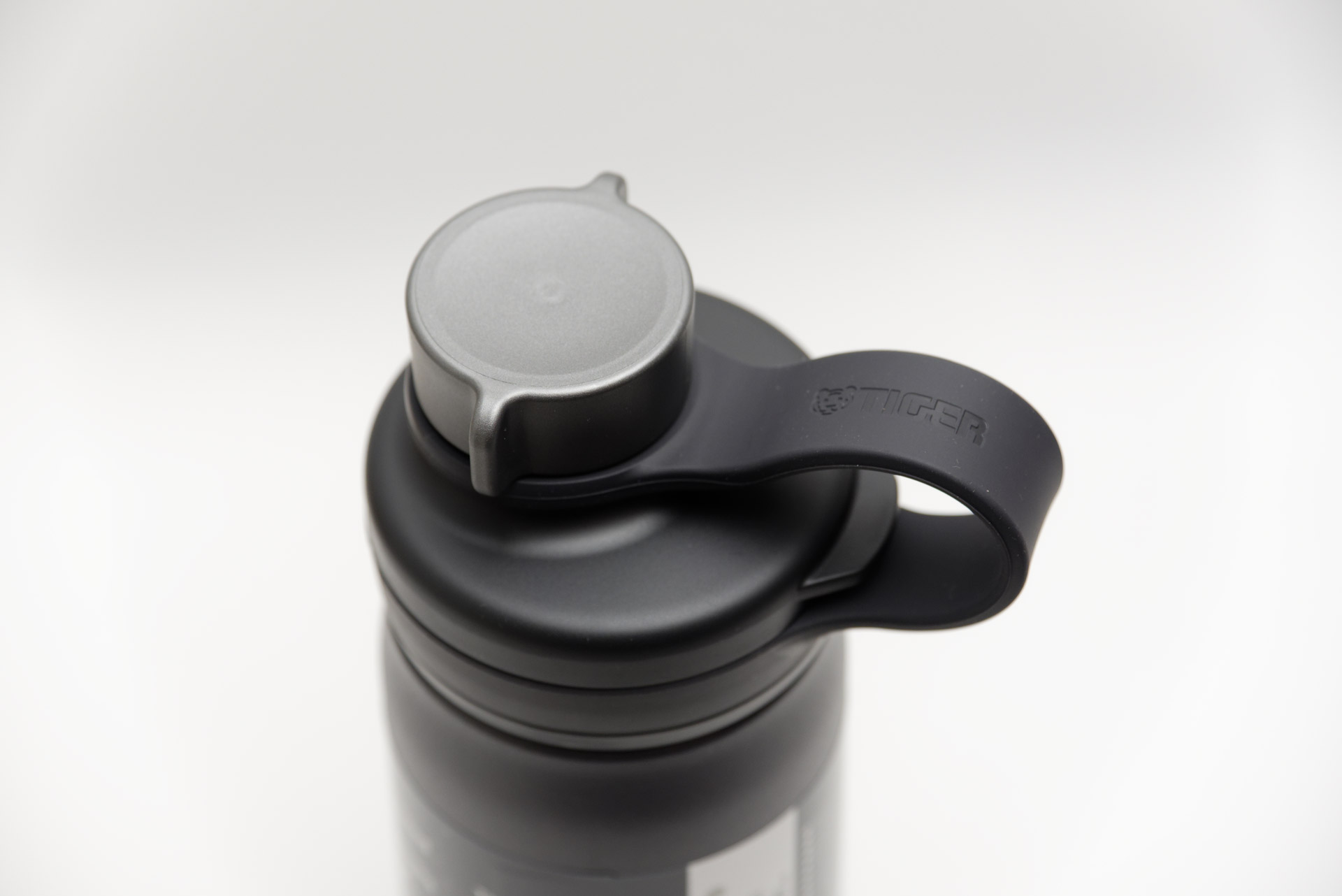 ストラップでぶら下げて運ぶのがいいかも