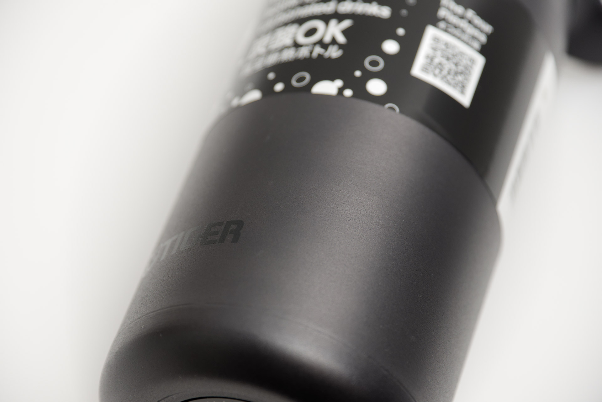 表面のマット処理が高級な感じ