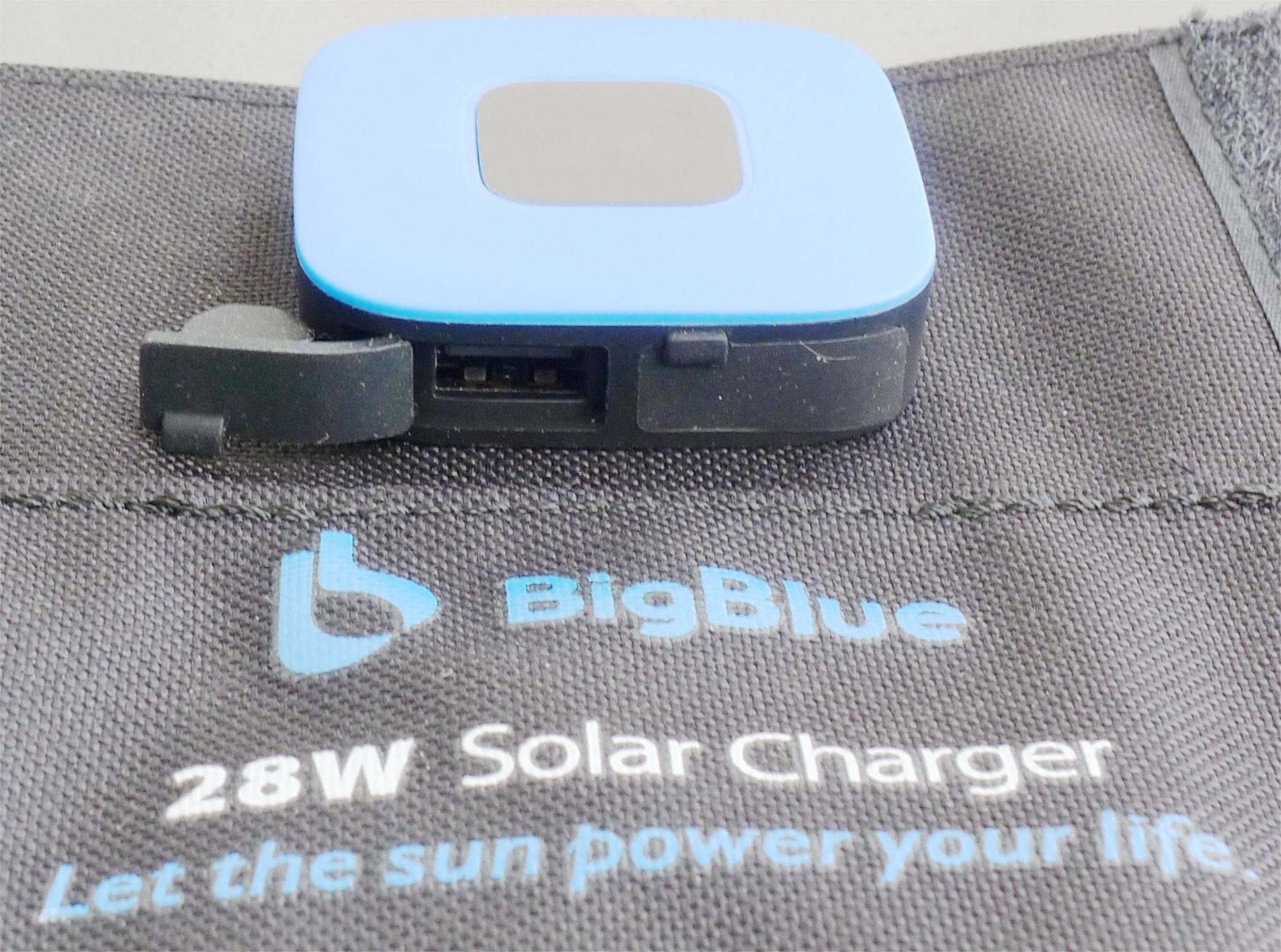 USBコネクタ部分拡大。ゴムのキャップが付いており使わない時はほこりが入らないようにしておける。