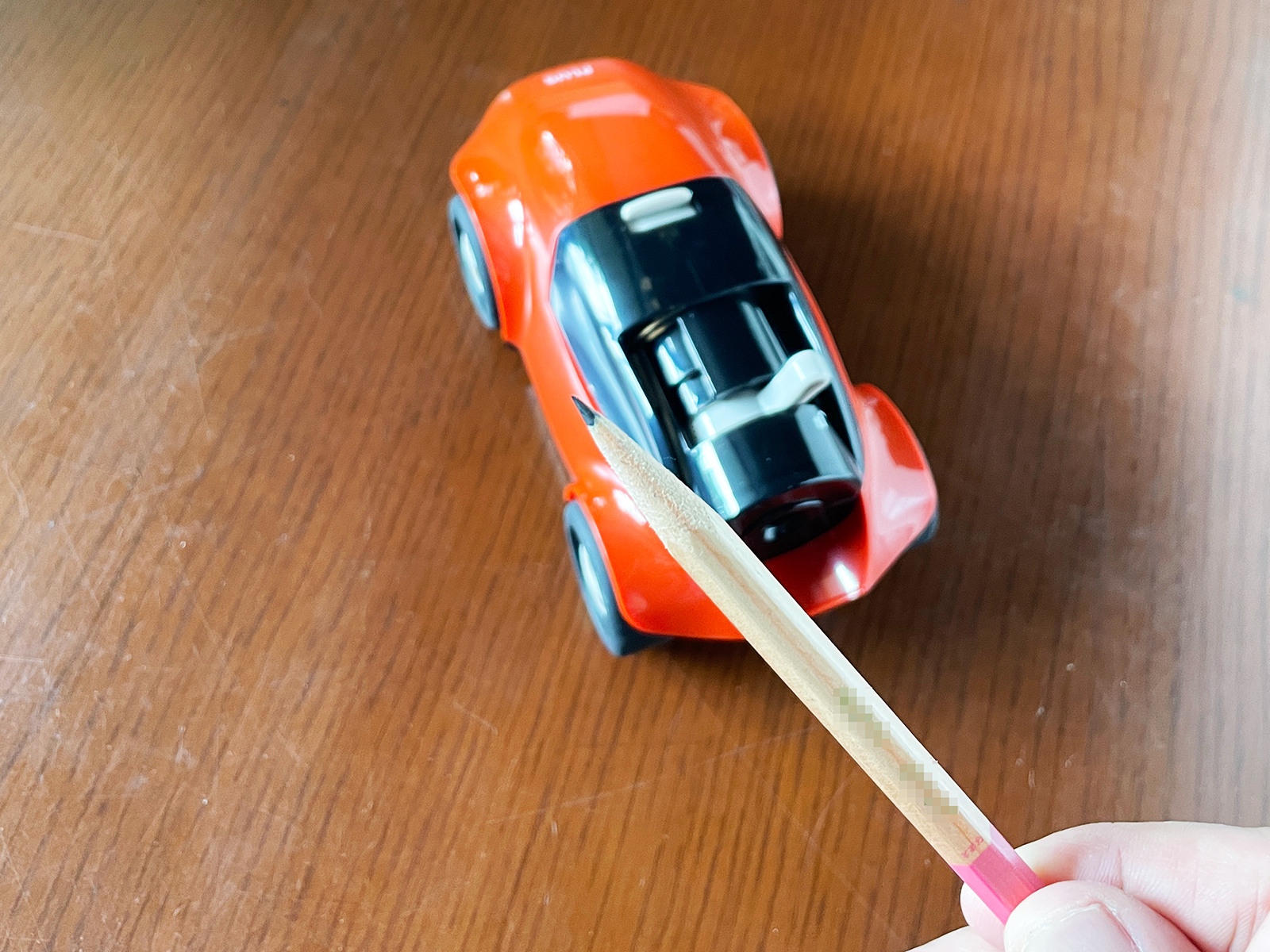 すると何ということでしょう。いつの間にか鉛筆が削れています！