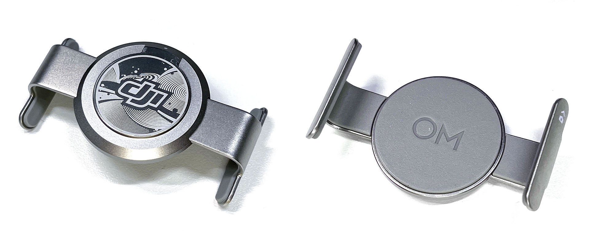 こちらはDJI OM 5やDJI OM 4に付属する磁気スマートフォンクランプ。単体でも売られていて、実勢価格は1個2500円前後。