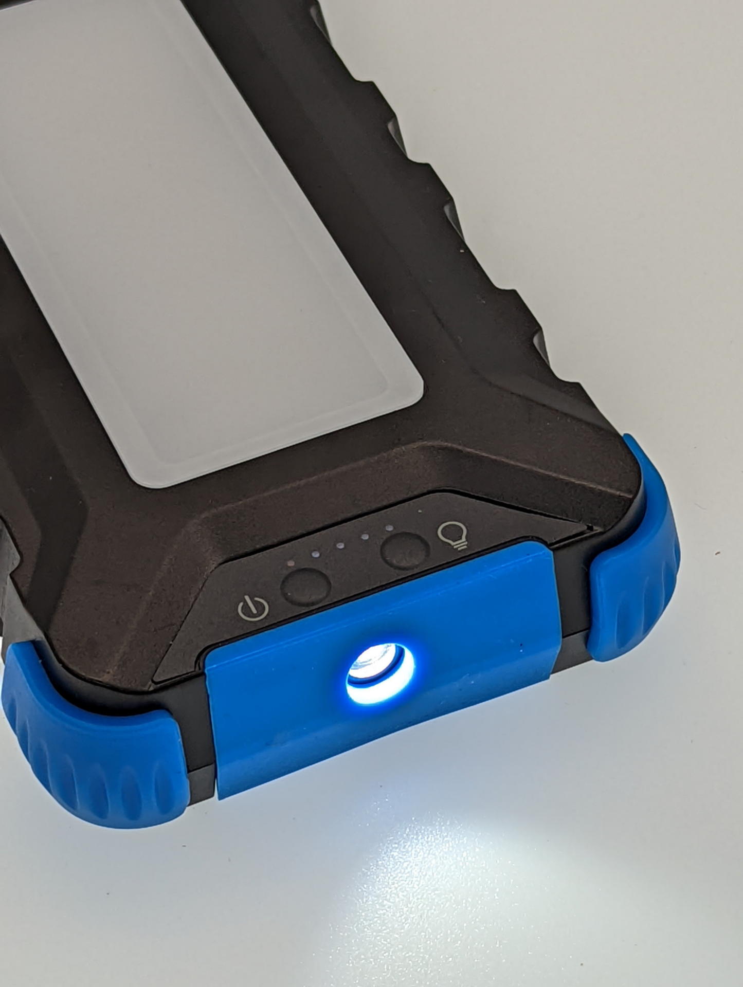 電球アイコンの1秒押しでスポット照明