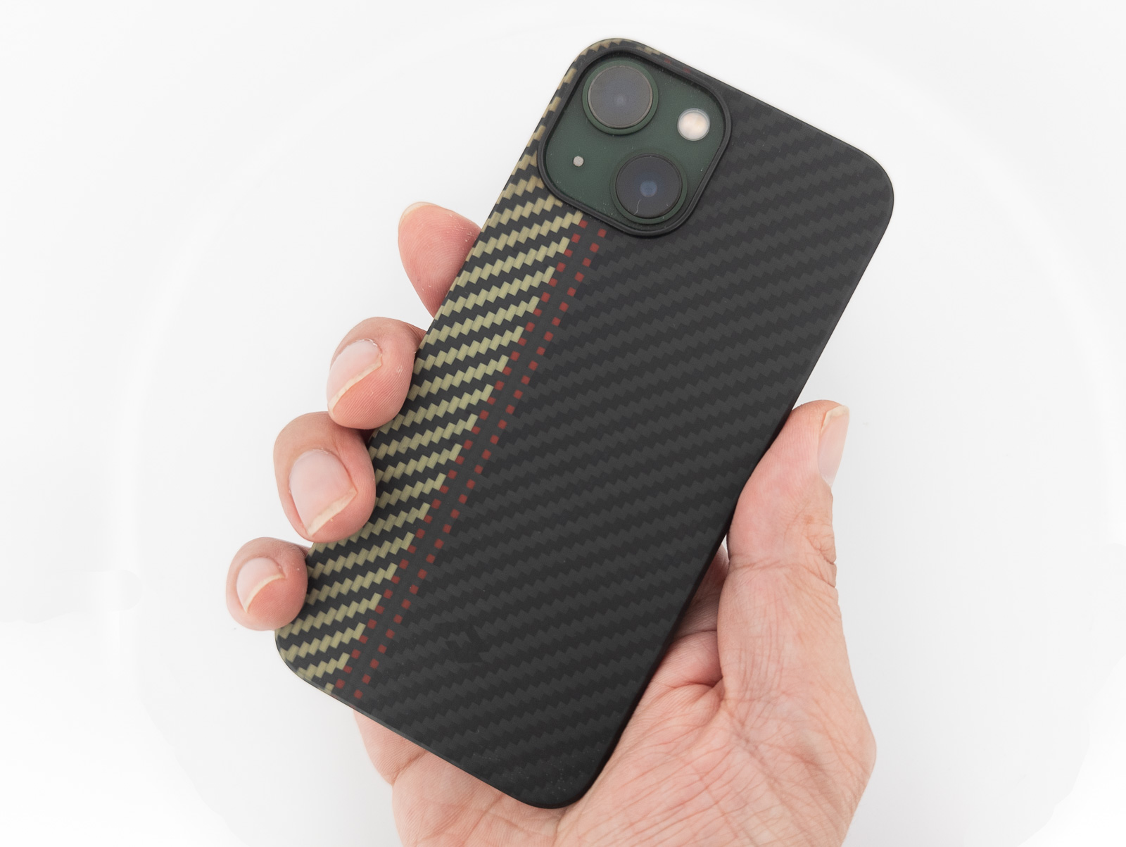 MagSafe対応ケースを装着したiPhone 13 mini