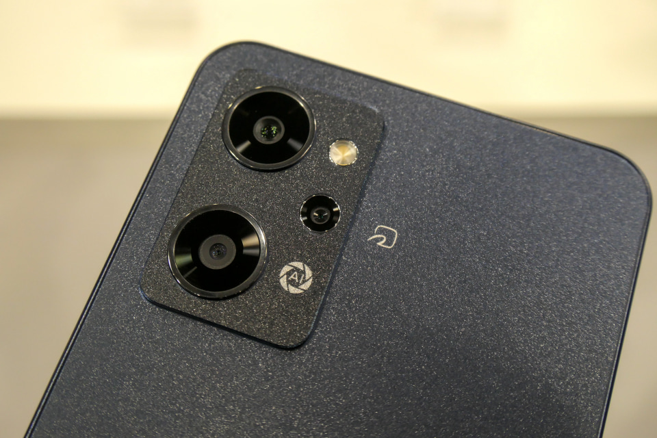 OPPO「Reno7 A」、「Reno5 A」とどこが違う？ - ケータイ Watch