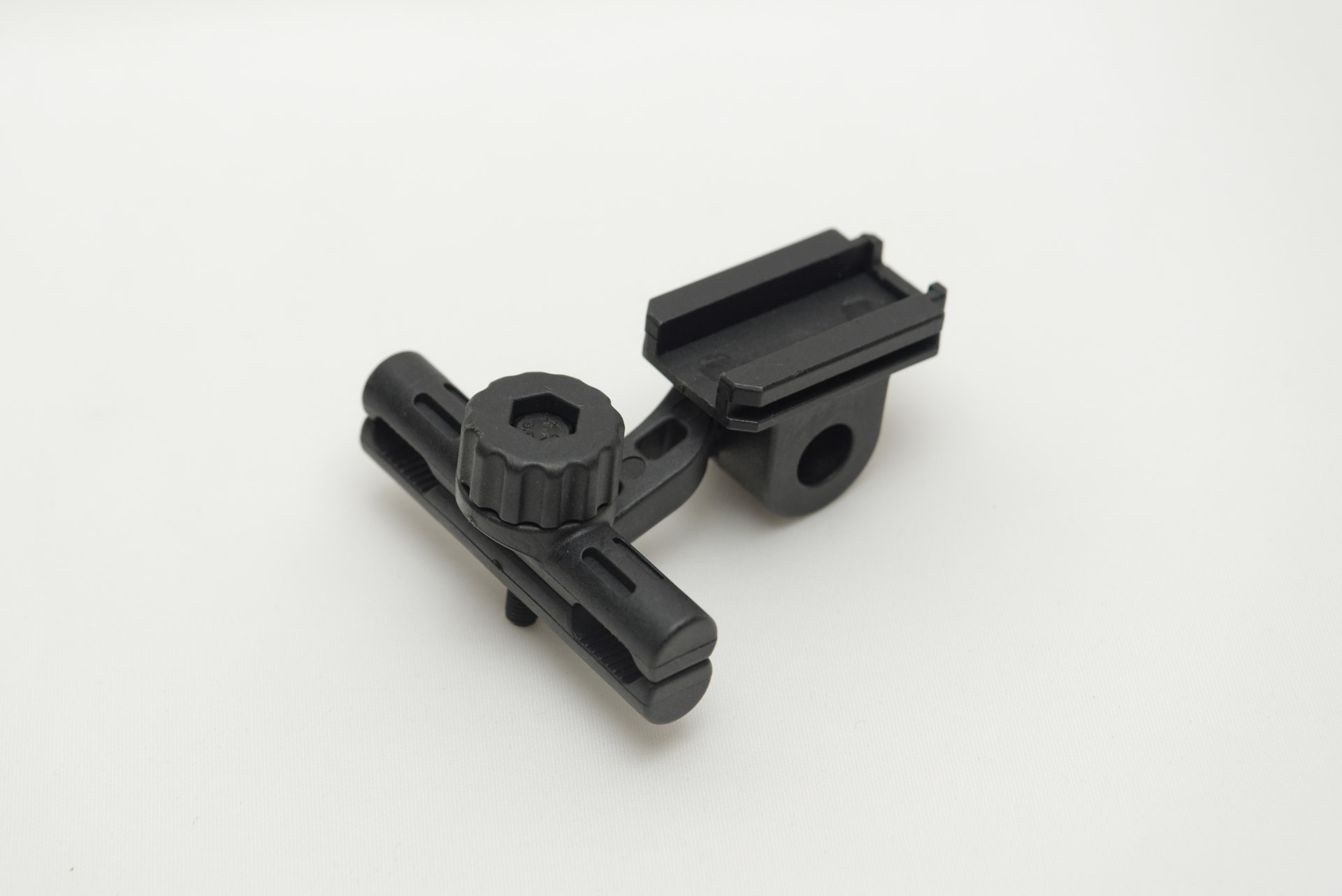 サドルレールに装着する付属アタッチメント