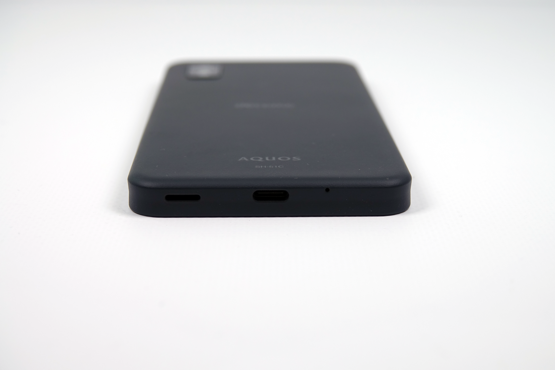 下側面、USB Type-C