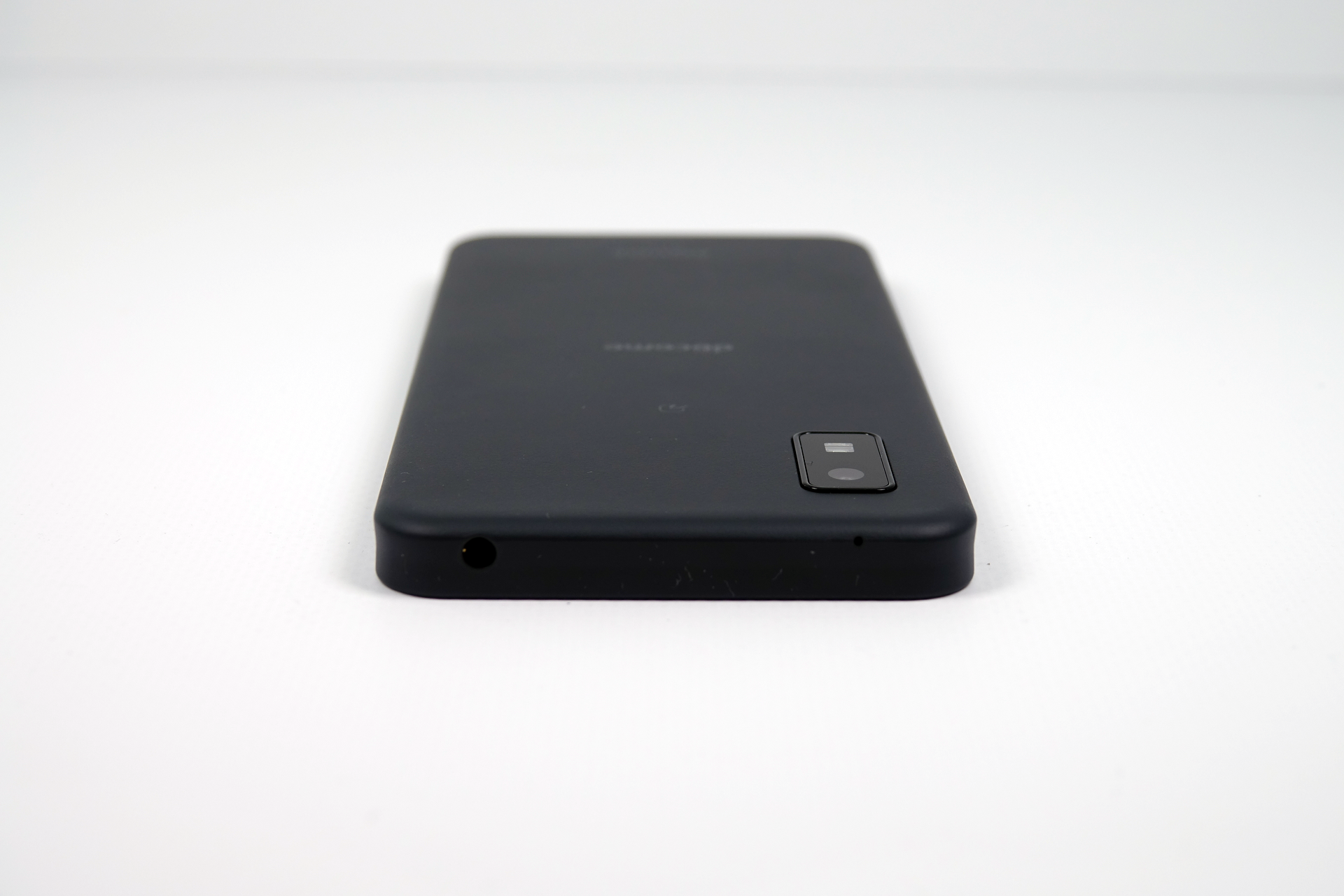 上側面、イヤホンマイク端子