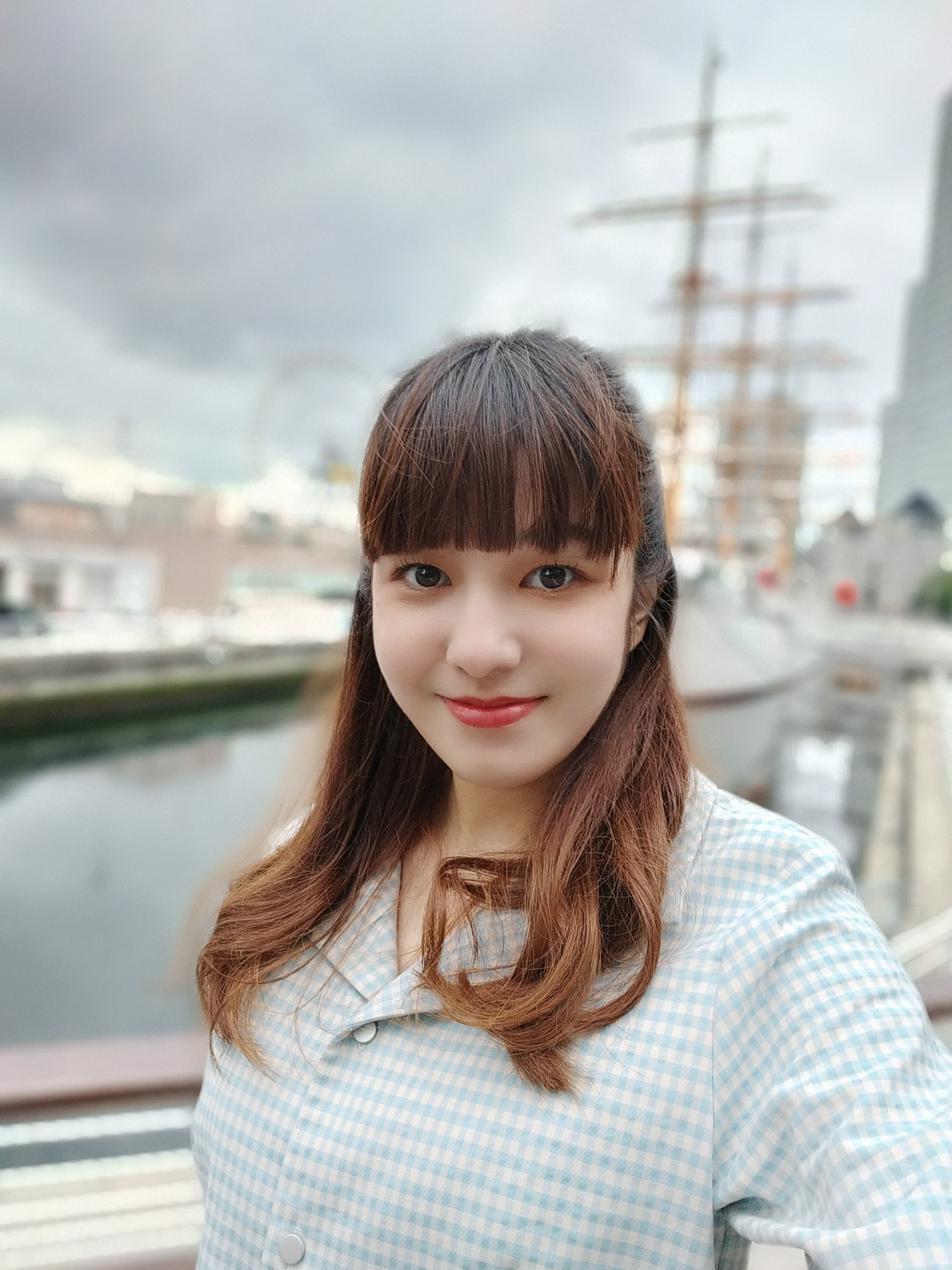 インカメラの「ポートレート」で撮影。「ビューティー機能」の効果も追加できる