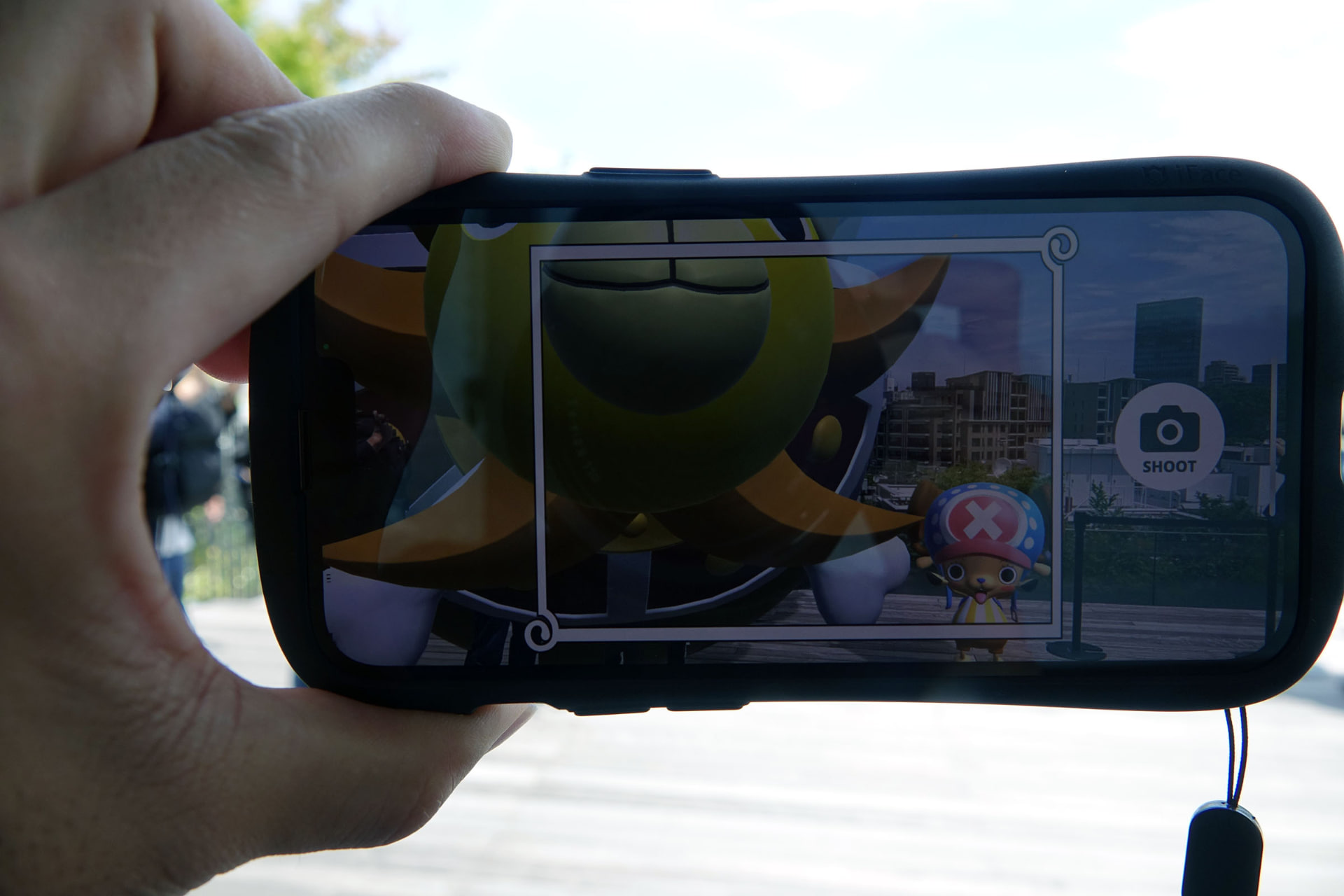 キャラクターを追いかけると、巨大な船が出現する