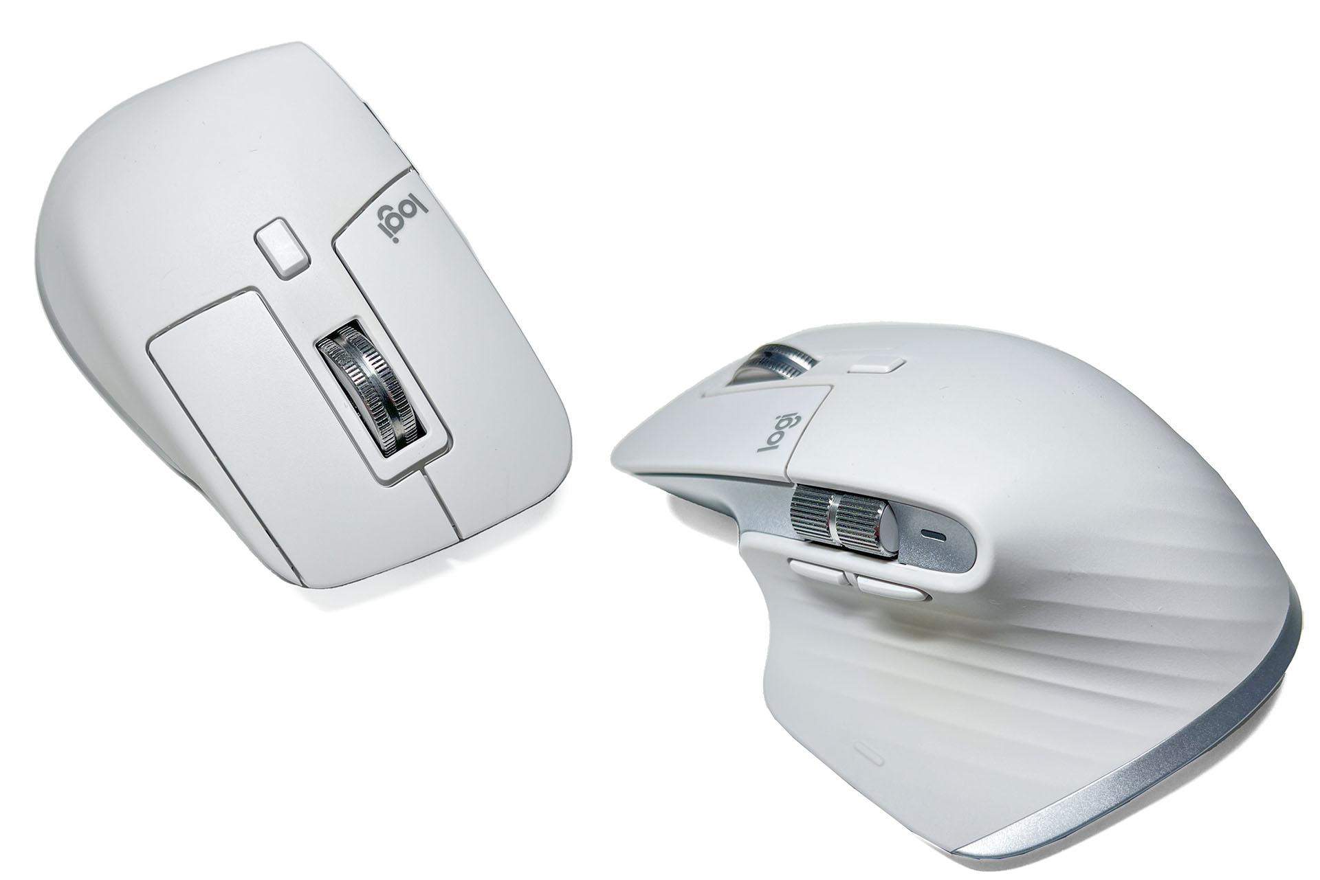 上部のホイールは高速回転させると1秒間に1000行のスクロール（MagSpeed電磁気スクロール）を行える。左側のホイールはページの横スクロールなどを行えるほか、拡大/縮小や音量アップ/ダウンなどの機能を割り振ることもできる。