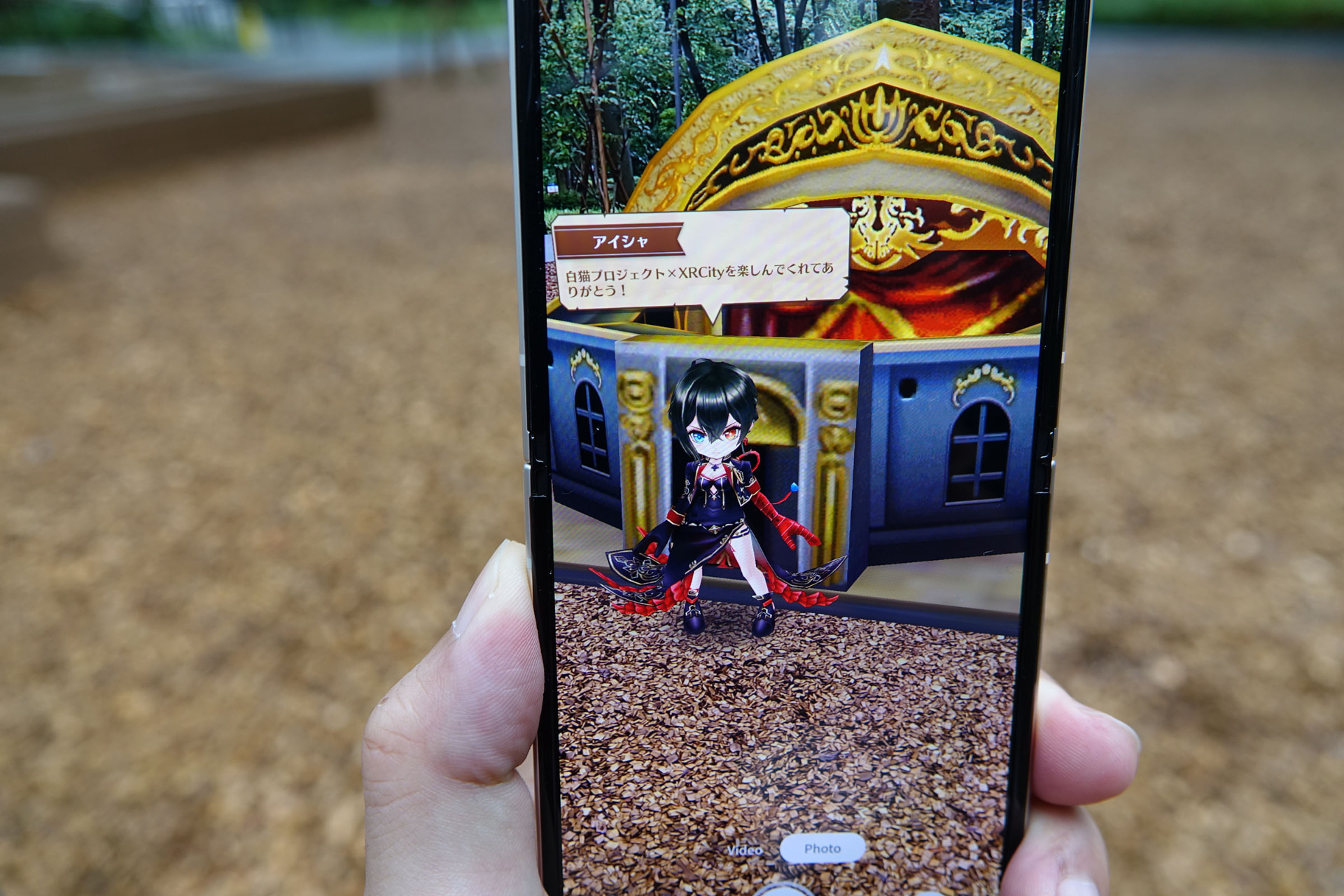 作品に登場するさまざまなキャラクターが登場