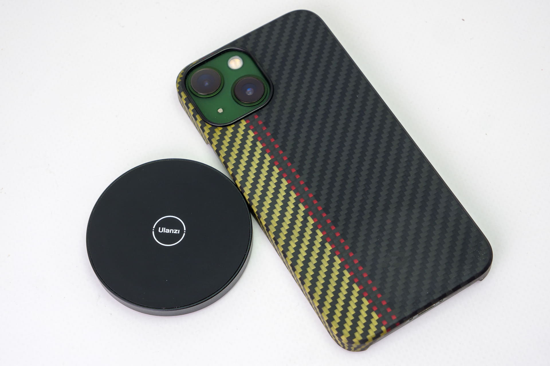 MagSafeに対応した三脚マウント「Ulanzi R101 1/4" Mount for MagSafe」