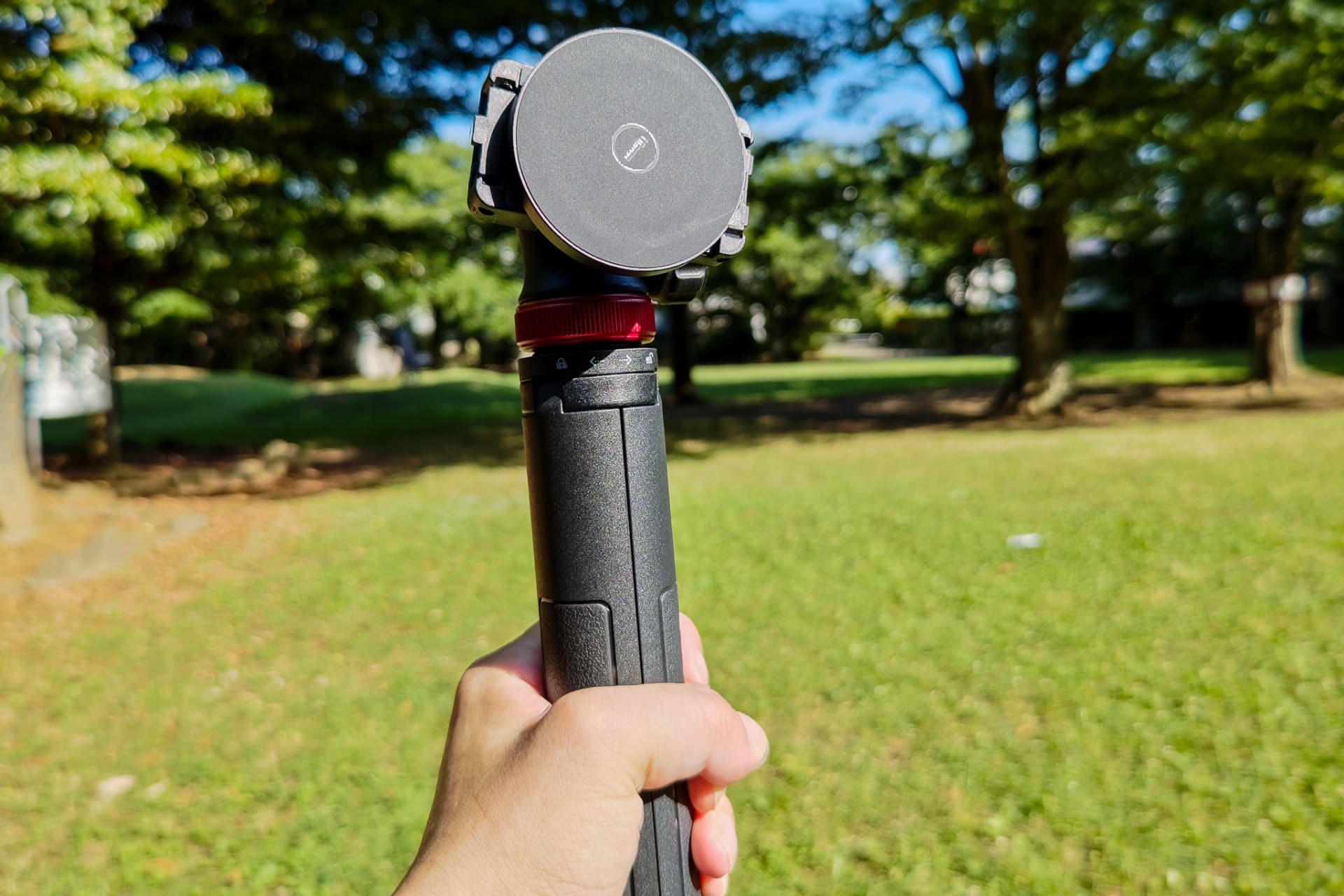 Ulanziのスマホ三脚と組み合わせたR101