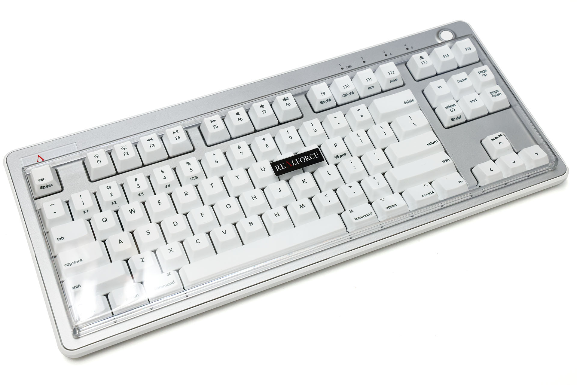 REALFORCE R3（R3HH21）に被せた様子。キーをしっかり保護してくれる。